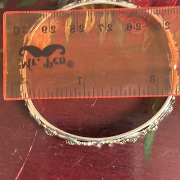 Vintage Whiting & Davis hinged Clamper bracelet in gold metal Opening 2 1/4” - Picture 9 of 9